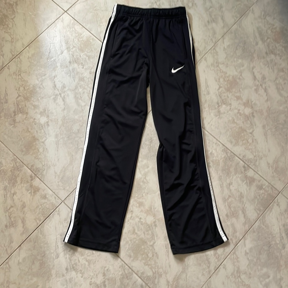 nike sweatpants thin
